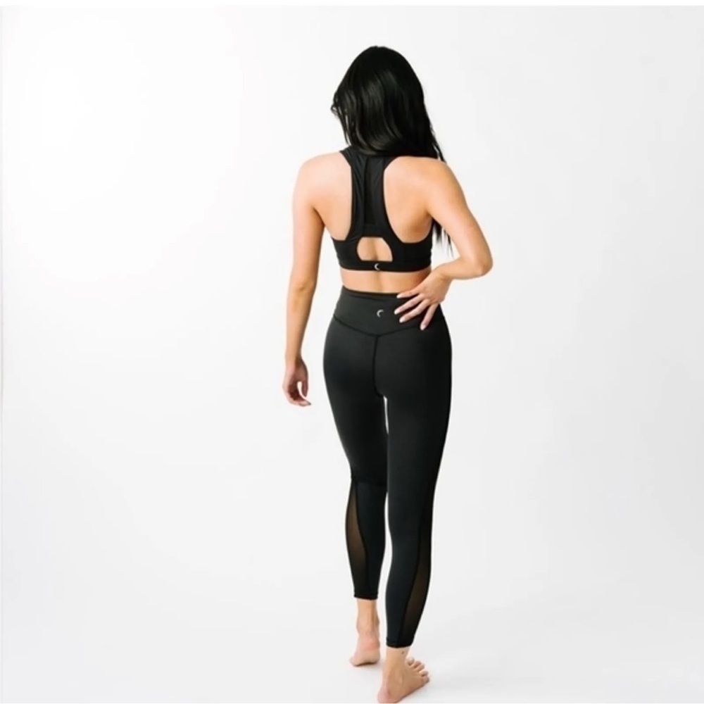 Zyia Active Black mesh Reflective Light and Tight Hi-Rise 7/8 leggings size 6-8 - Picture 3 of 14